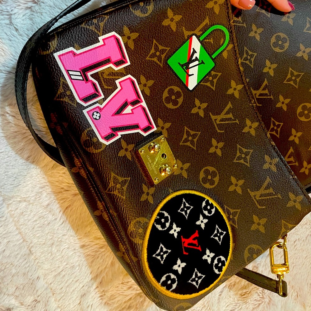 Limited Edition Louis Vuitton Pochette Metis Patches Crossbody